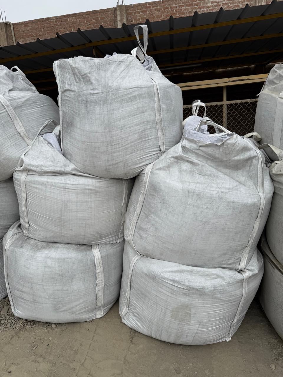 Big Bags en almacén listos para distribución